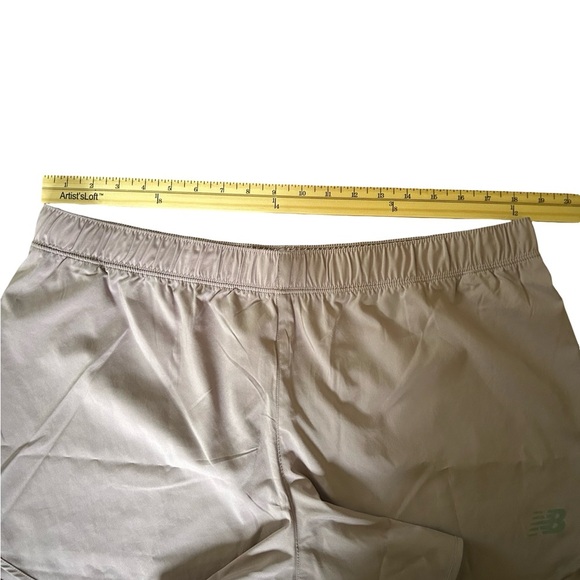 New Balance Women’s XL Athletic Running Short Muted Purple Taupe New With Tags - Picture 8 of 8
